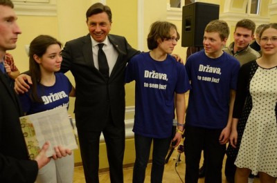 President Pahor with students of DCG